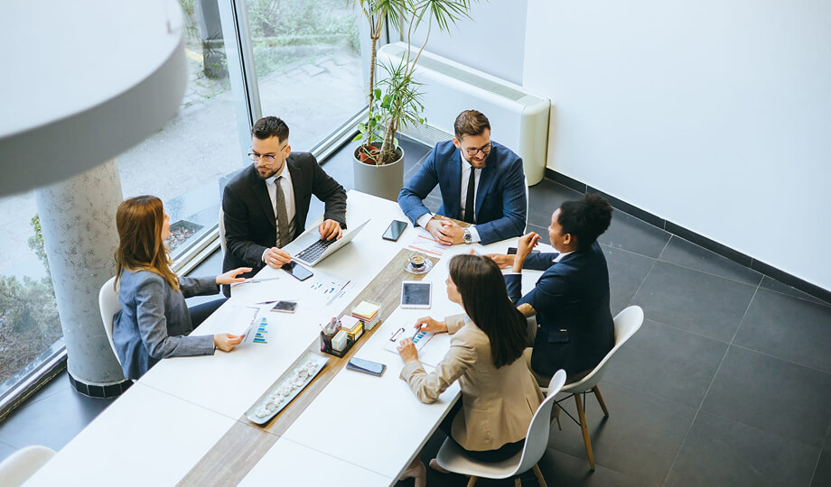Hỗ trợ nhà đầu tư trong suốt quá trình triển khai và phát triển dự án