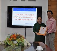 LỄ TRAO GIẤY CHỨNG NHẬN QSDĐ CHO CÔNG TY TNHH TRUNG HẬU – PAT